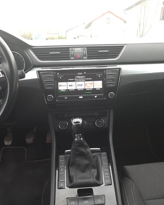 Skoda Superb cena 69900 przebieg: 142000, rok produkcji 2017 z Rymanów małe 466